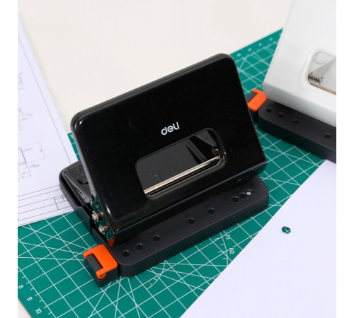 Дырокол DELI до 15 листов, металлический корпус, черный