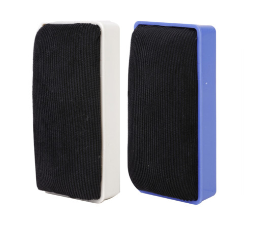 Губка магнитная для маркерных досок Deli 145 x 60 мм.