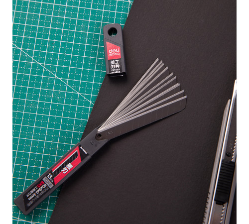 Лезвия запасные DELI для канцелярских ножей, черное, 9 мм (10 шт/упак)