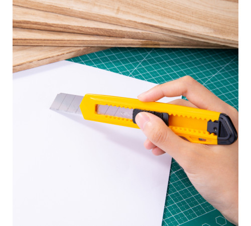 Нож канцелярский DELI, 18 мм, ассорти