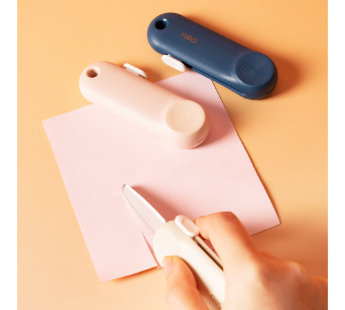 Нож-мини канцелярский DELI "Linfini", 85х31х16 мм, синий