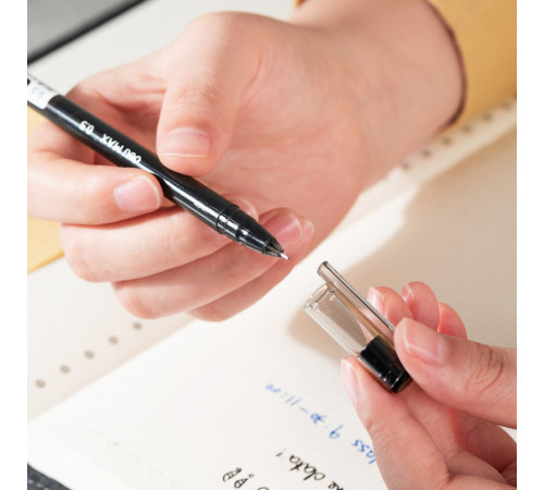 Ручка гелевая DELI "Max" 0,5 мм, черная