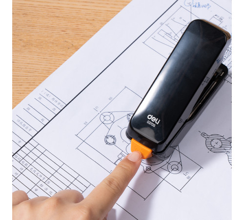 Степлер DELI до 40 листов, пластиковый корпус, облегченное нажатие, (скобы №24/6 - 26/6), черный