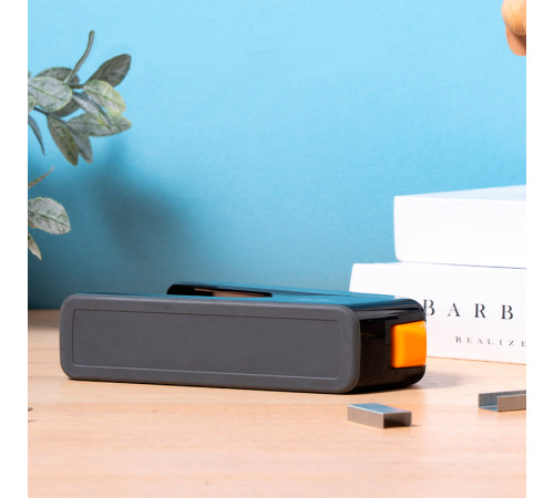 Степлер DELI до 55 листов, пластиковый корпус, облегченное нажатие (скобы №24/6, 26/6, 24/8), черный