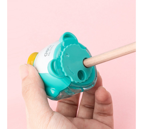 Точилка DELI "Пингвин" 2 отверстия, с контейнером, ассорти